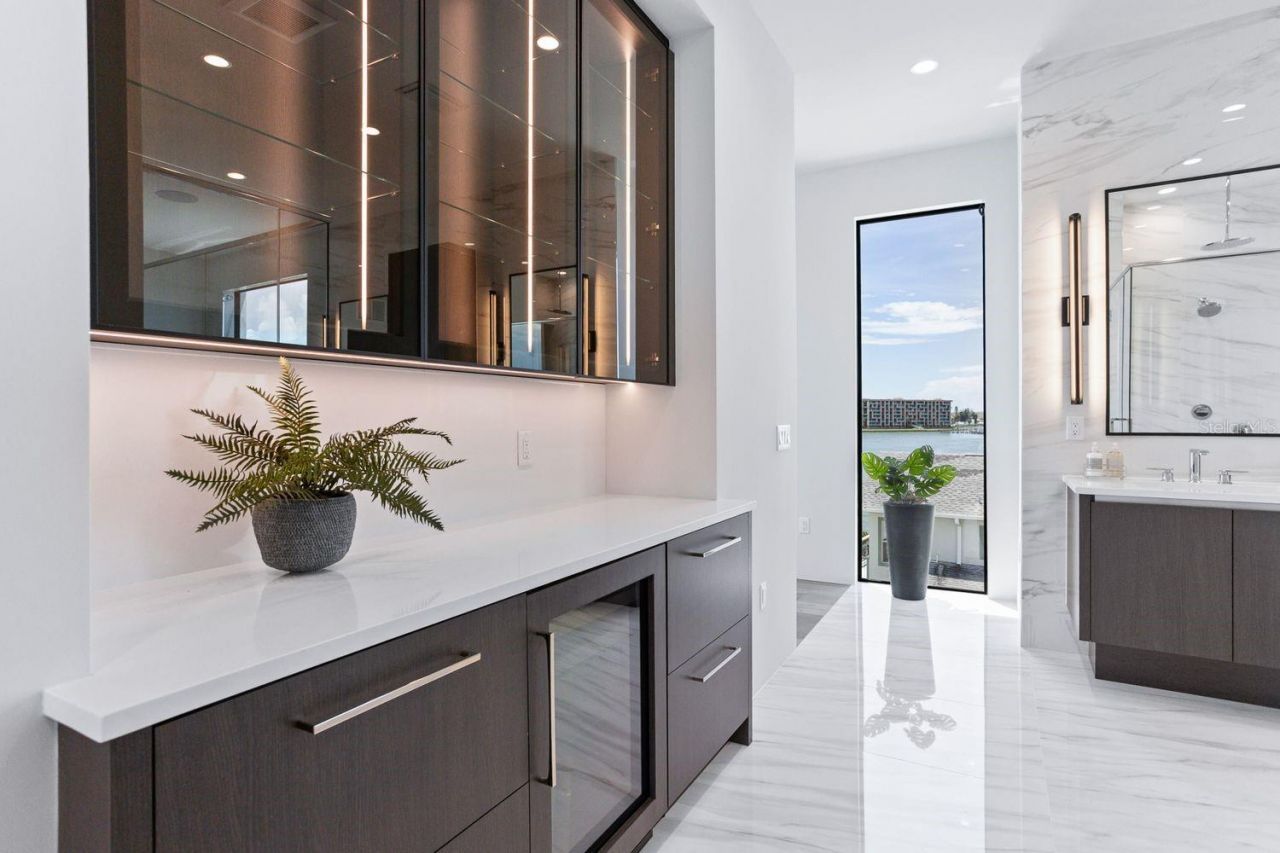 445 129th Avenue E, Madeira Beach, FL 33708 Photo