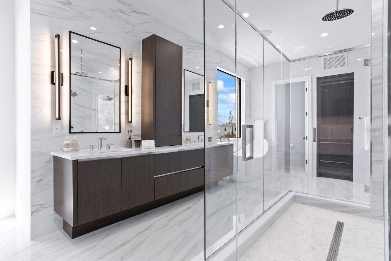 445 129th Avenue E, Madeira Beach, FL 33708 Photo