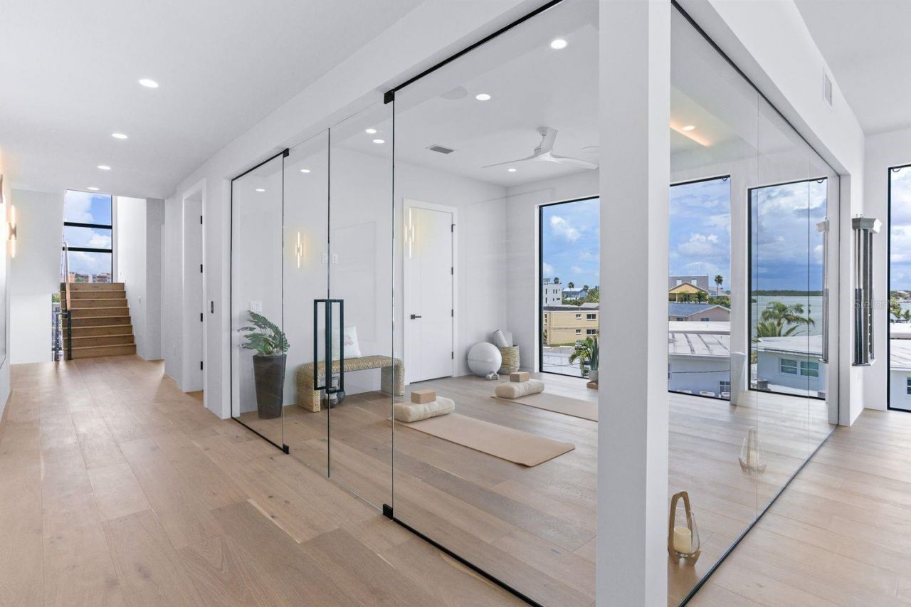 445 129th Avenue E, Madeira Beach, FL 33708 Photo