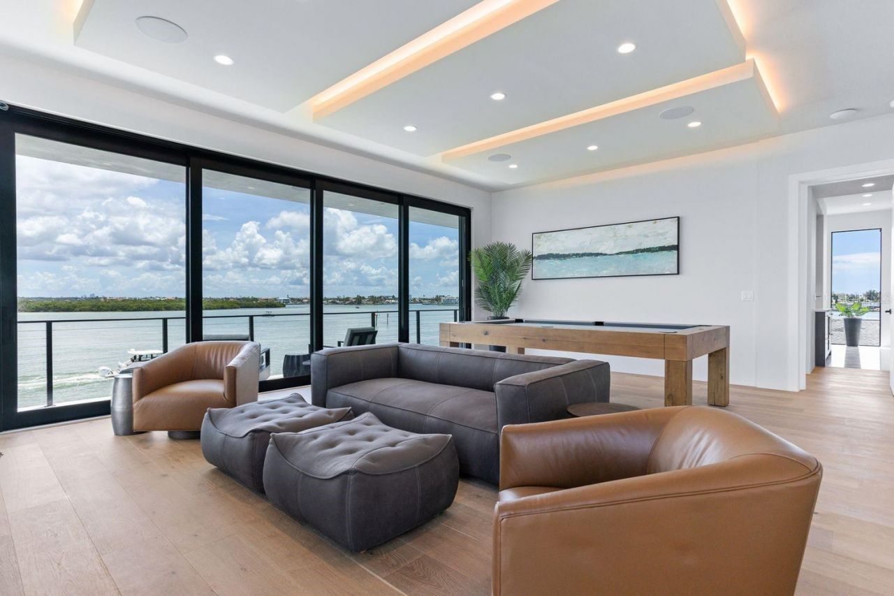 445 129th Avenue E, Madeira Beach, FL 33708 Photo