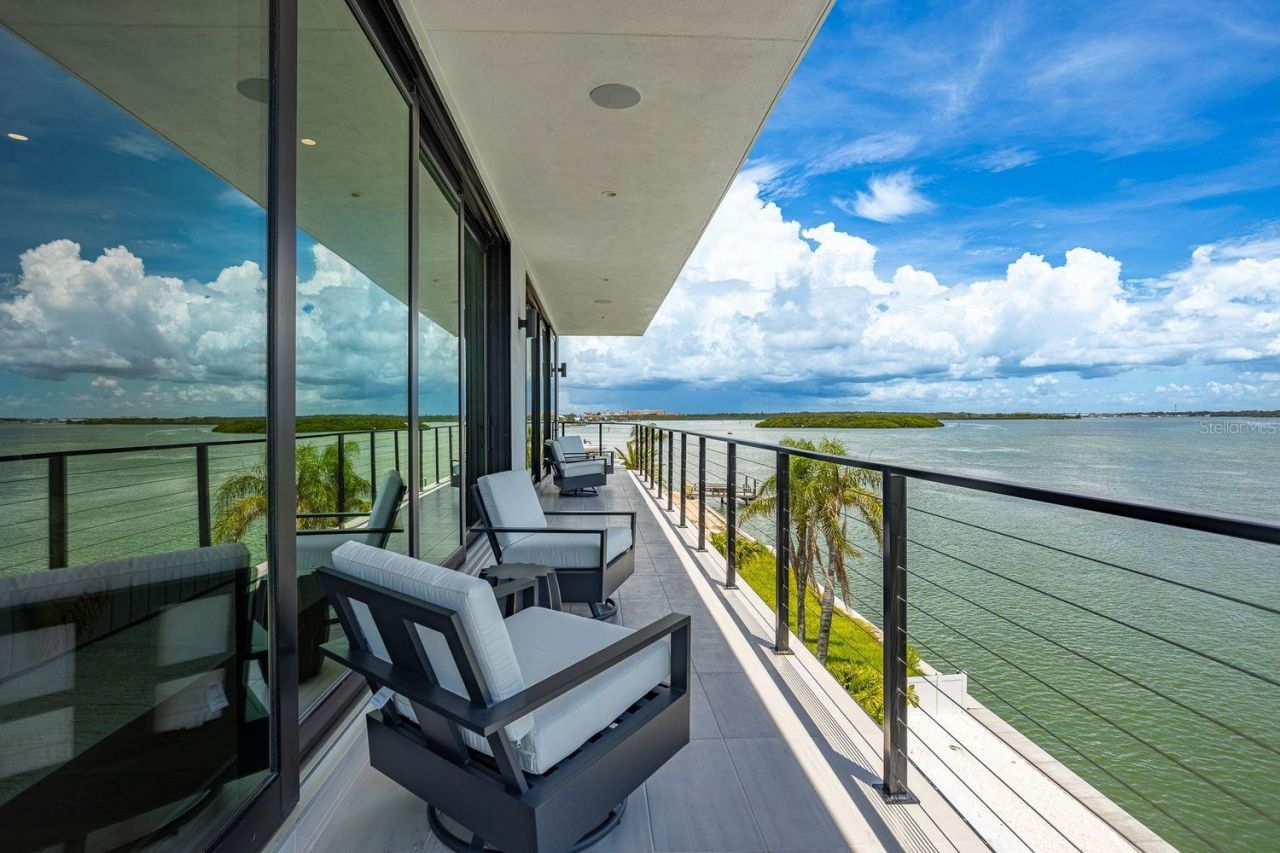 445 129th Avenue E, Madeira Beach, FL 33708 Photo