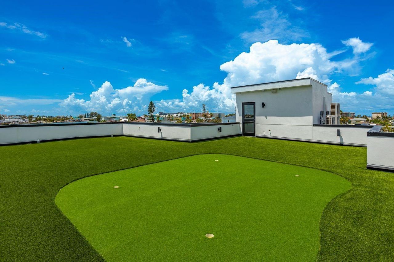 445 129th Avenue E, Madeira Beach, FL 33708 Photo