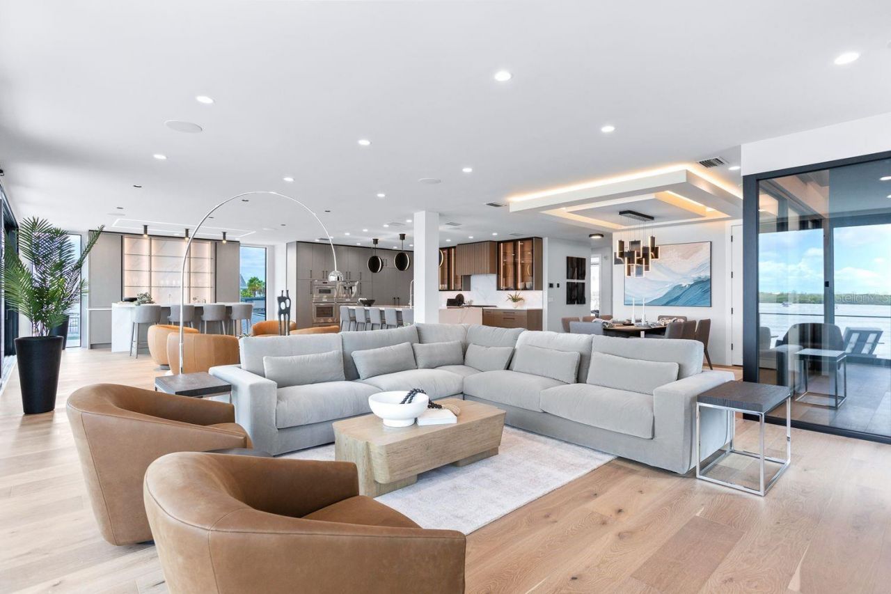 445 129th Avenue E, Madeira Beach, FL 33708 Photo