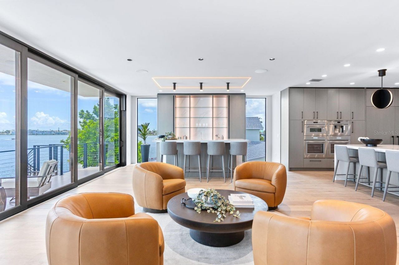 445 129th Avenue E, Madeira Beach, FL 33708 Photo