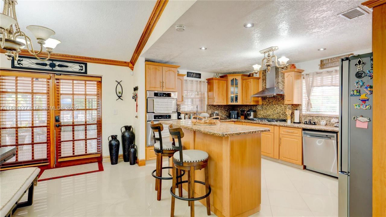 18501 SW 130th Ave, Miami, FL 33177 Photo