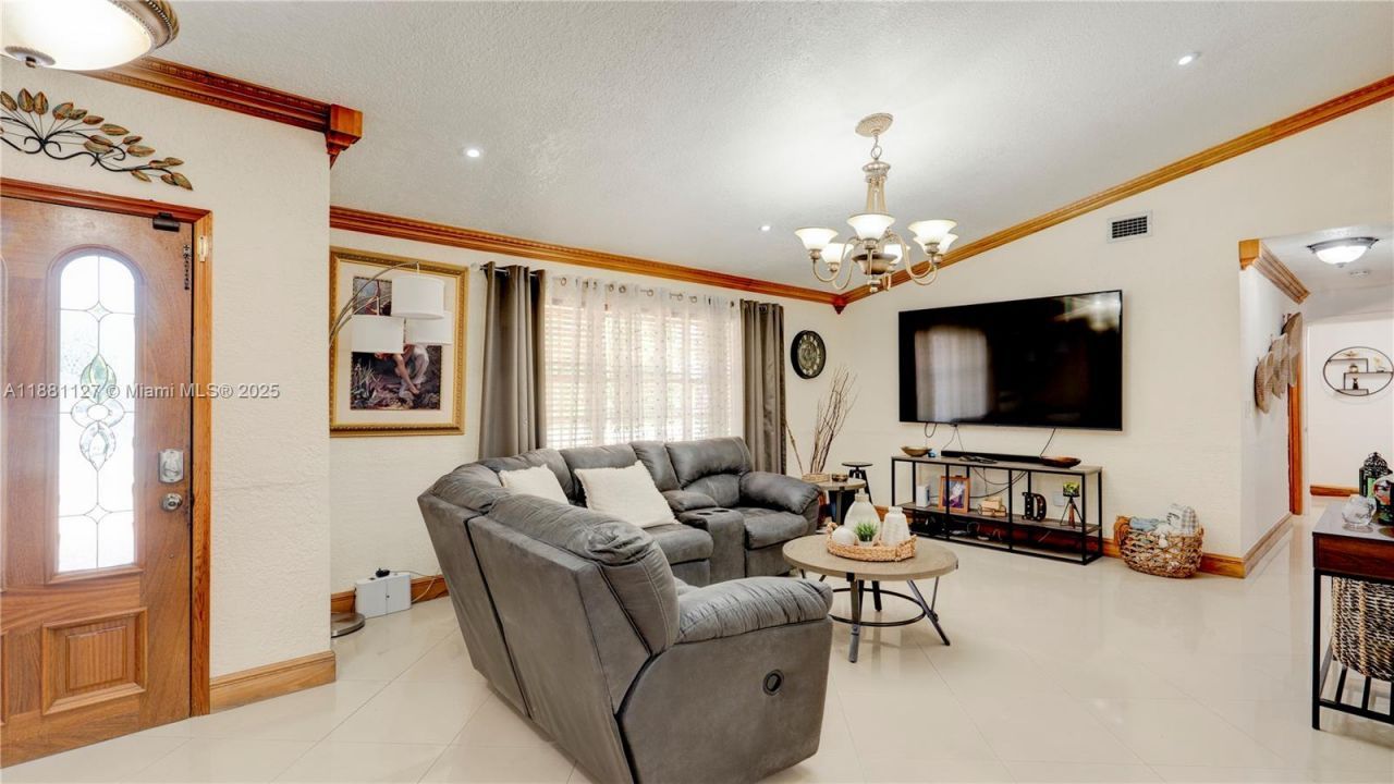 18501 SW 130th Ave, Miami, FL 33177 Photo