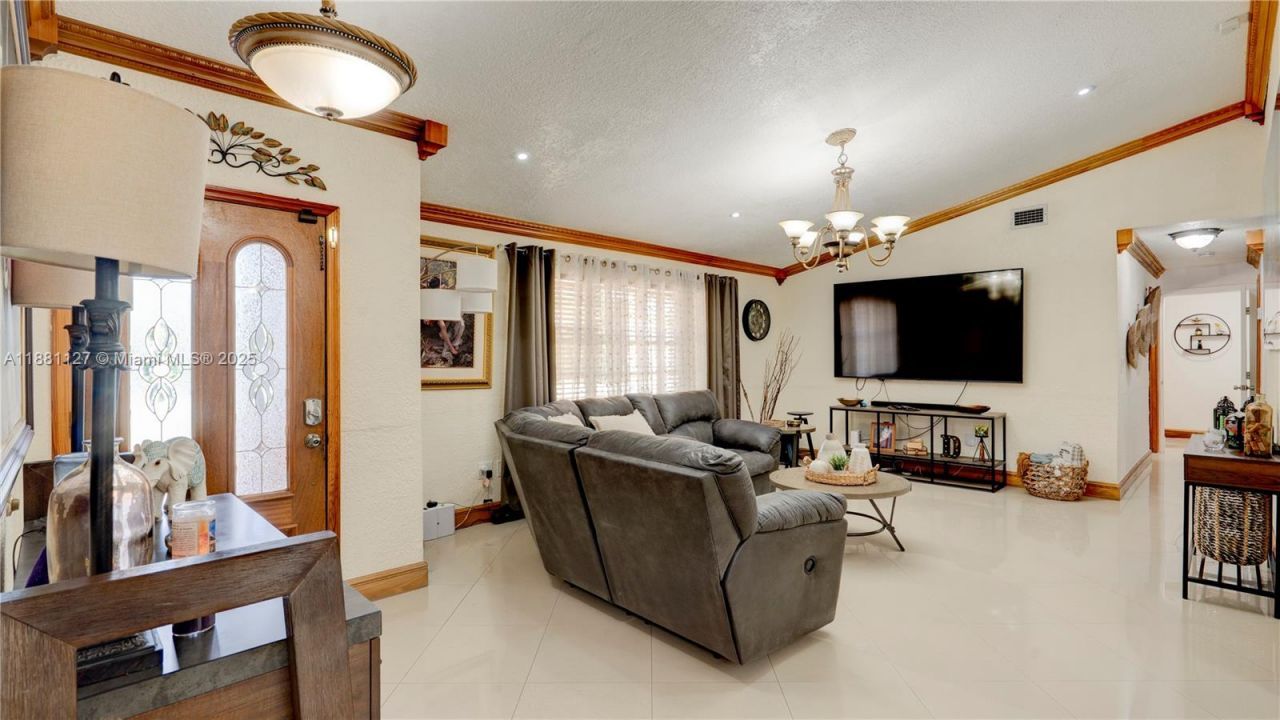 18501 SW 130th Ave, Miami, FL 33177 Photo