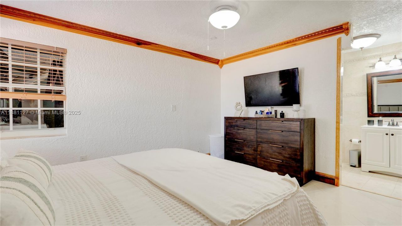 18501 SW 130th Ave, Miami, FL 33177 Photo