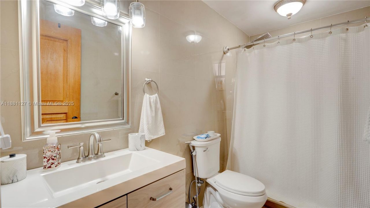 18501 SW 130th Ave, Miami, FL 33177 Photo