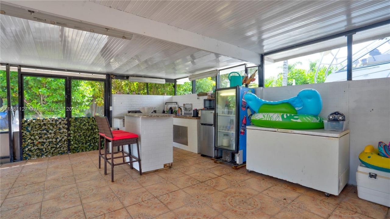 18501 SW 130th Ave, Miami, FL 33177 Photo