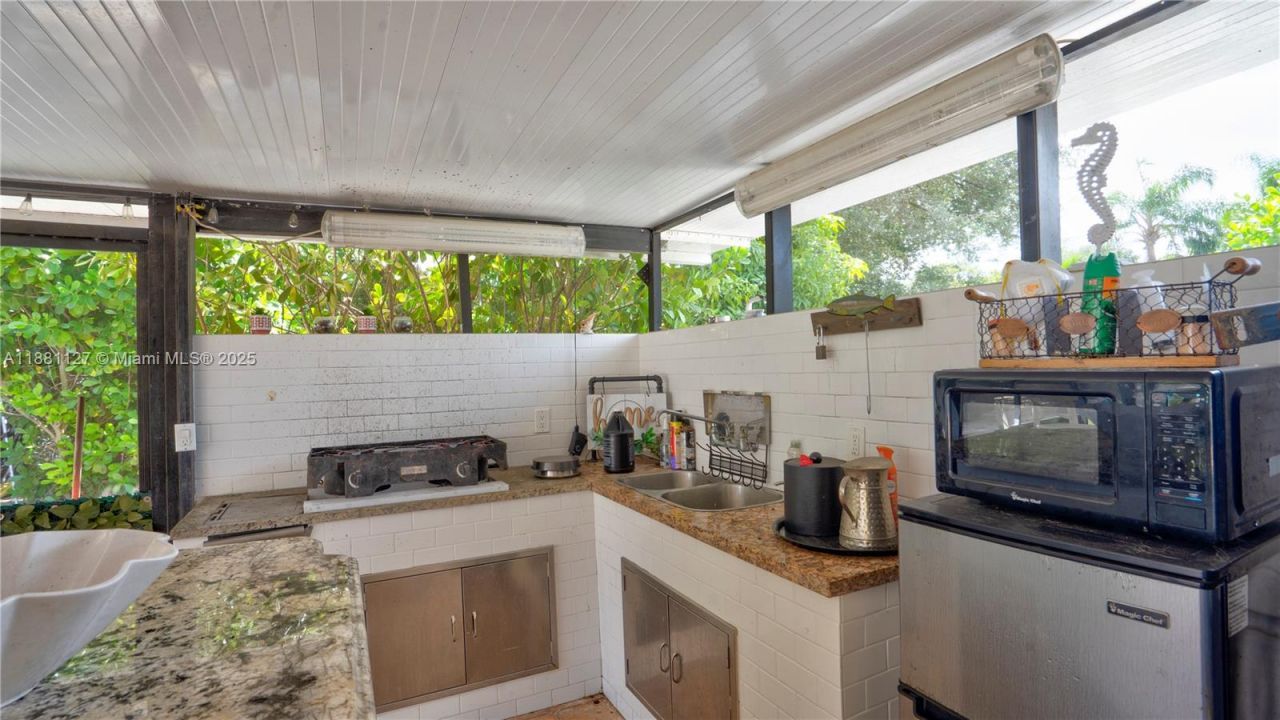 18501 SW 130th Ave, Miami, FL 33177 Photo