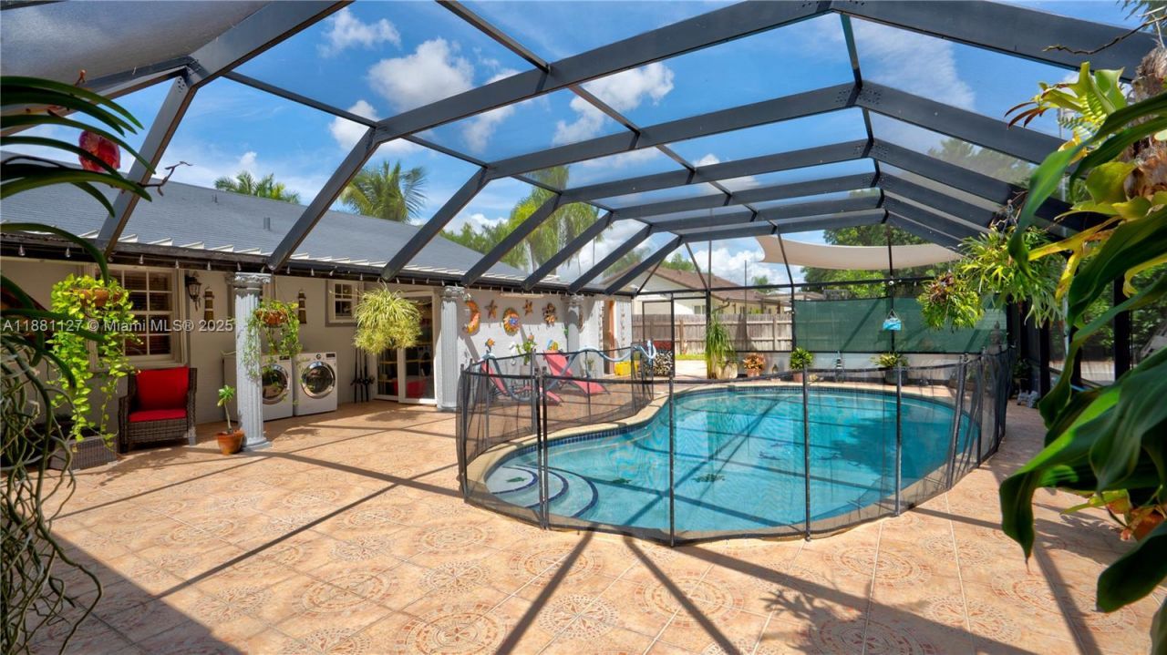 18501 SW 130th Ave, Miami, FL 33177 Photo