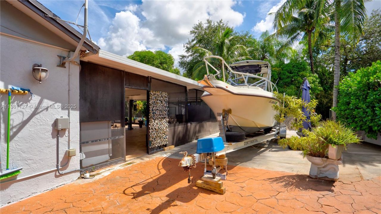 18501 SW 130th Ave, Miami, FL 33177 Photo