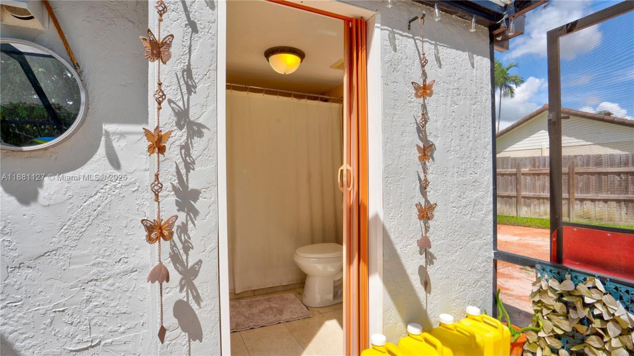 18501 SW 130th Ave, Miami, FL 33177 Photo