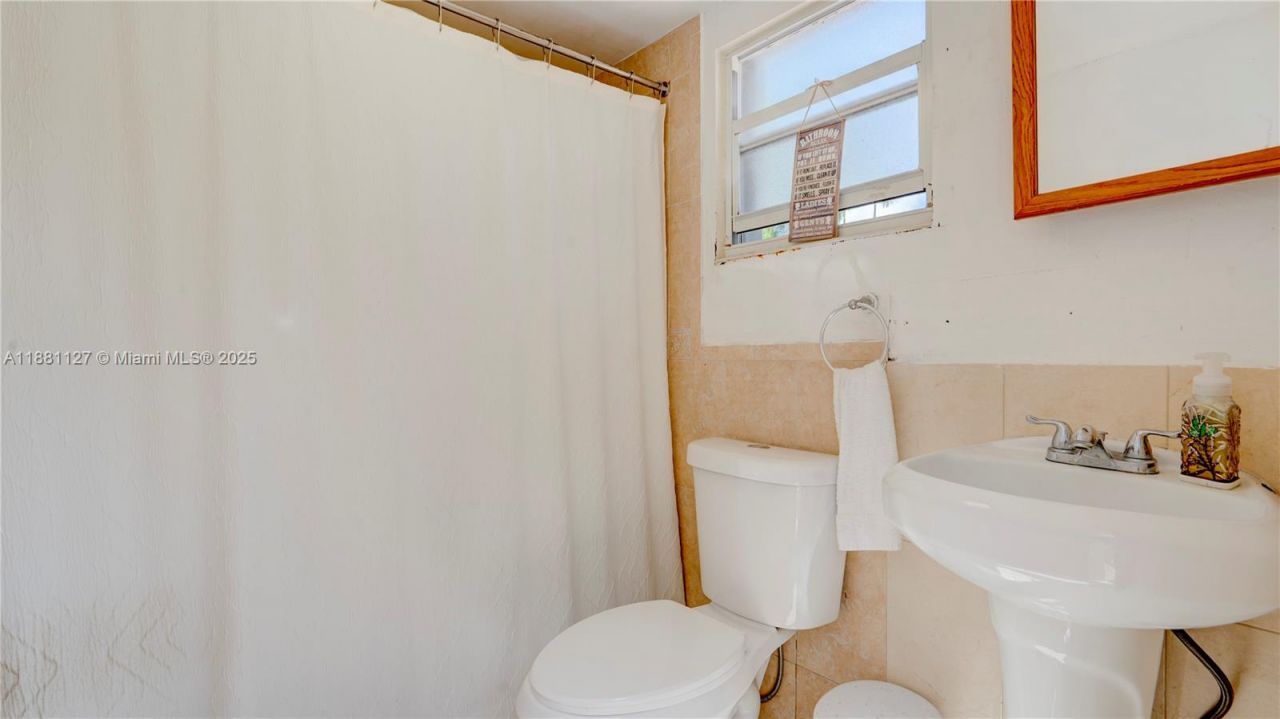 18501 SW 130th Ave, Miami, FL 33177 Photo