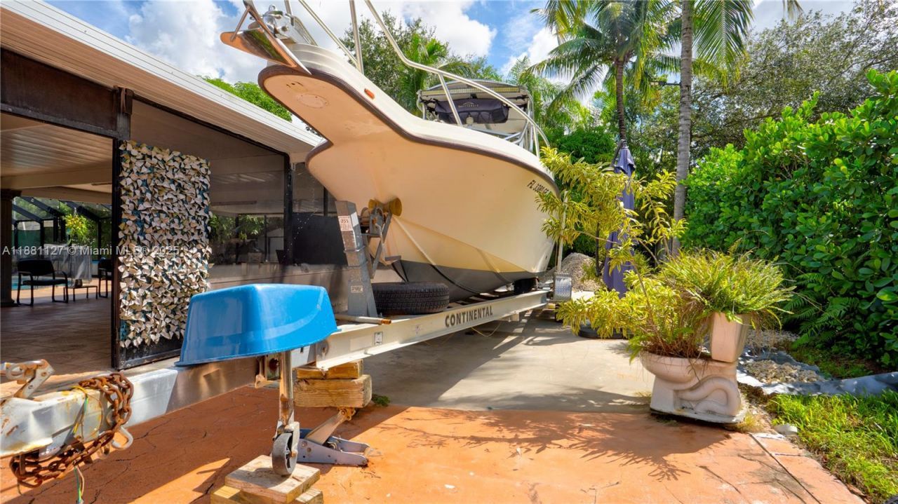 18501 SW 130th Ave, Miami, FL 33177 Photo