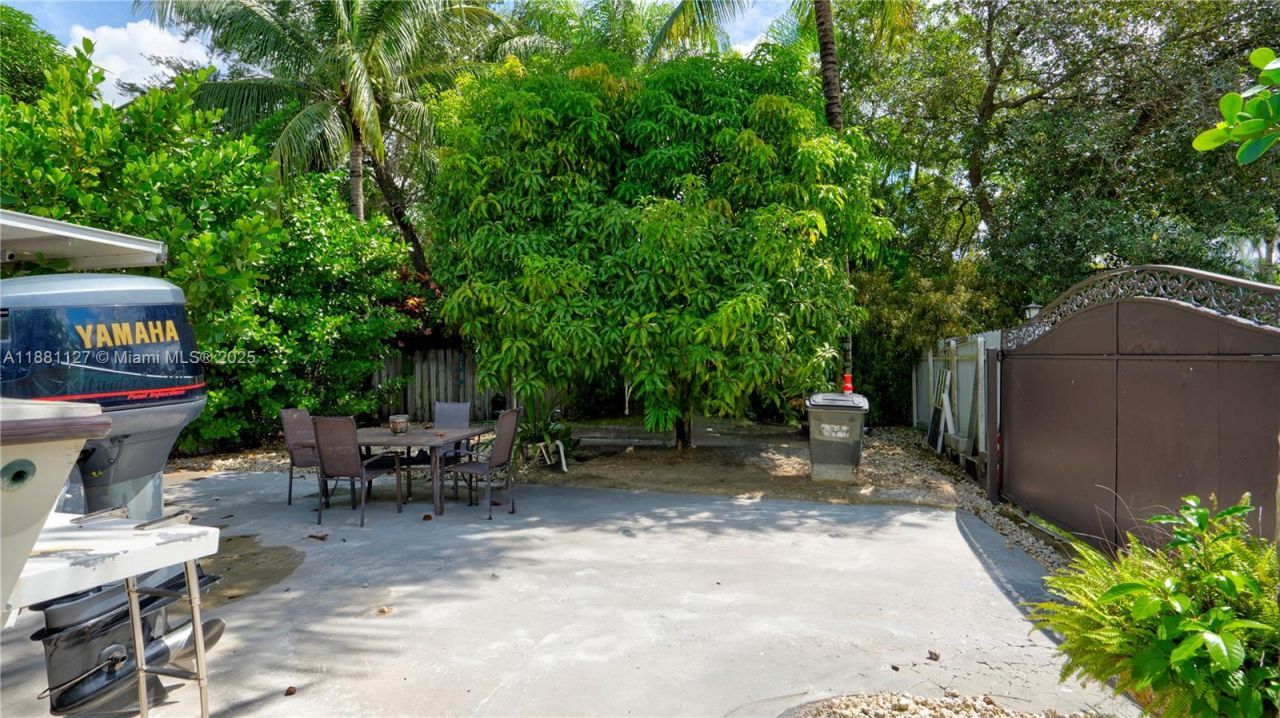 18501 SW 130th Ave, Miami, FL 33177 Photo