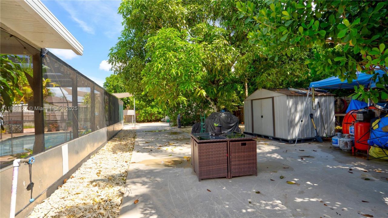 18501 SW 130th Ave, Miami, FL 33177 Photo