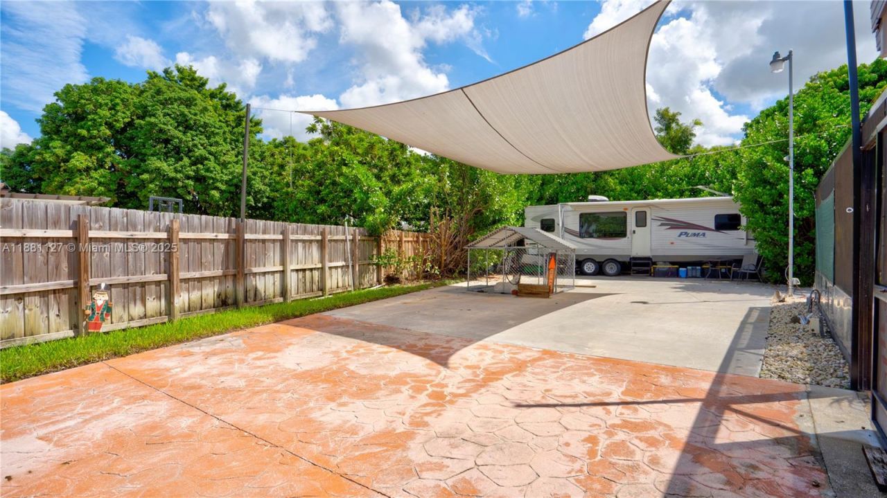 18501 SW 130th Ave, Miami, FL 33177 Photo