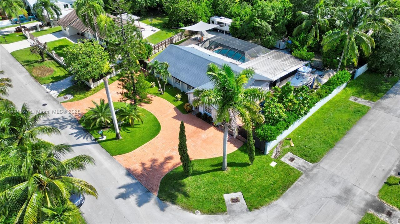 18501 SW 130th Ave, Miami, FL 33177 Photo