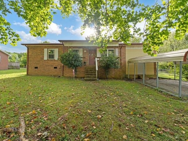 116 Lowell Dr W, Fayetteville, TN 37334