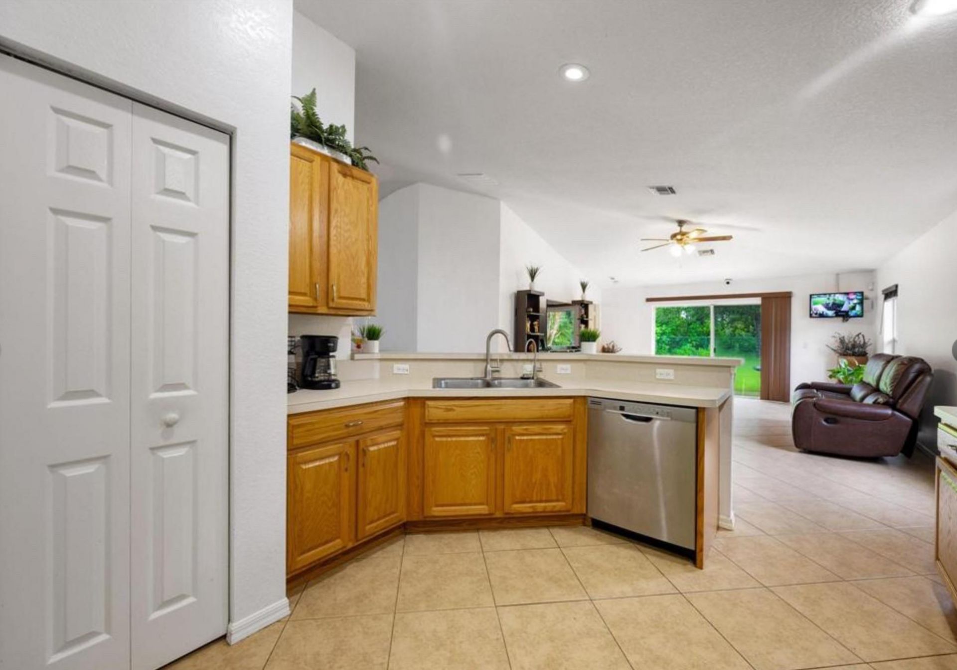 296 SW Panther Trce, Port Saint Lucie, FL 34953 Photo