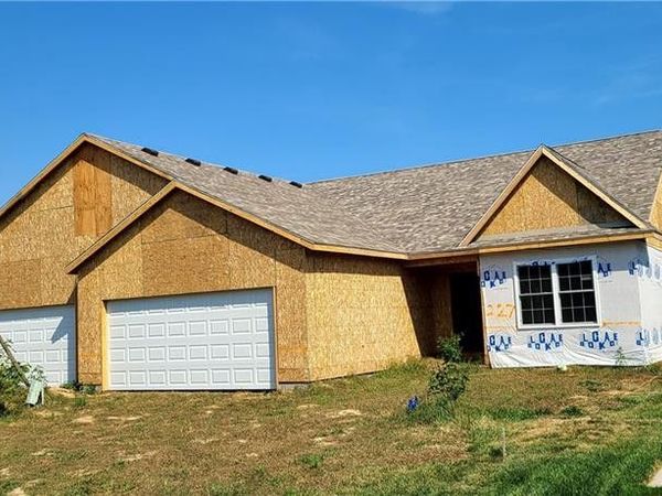 227 Kierra Lane, Swanton, OH 43558