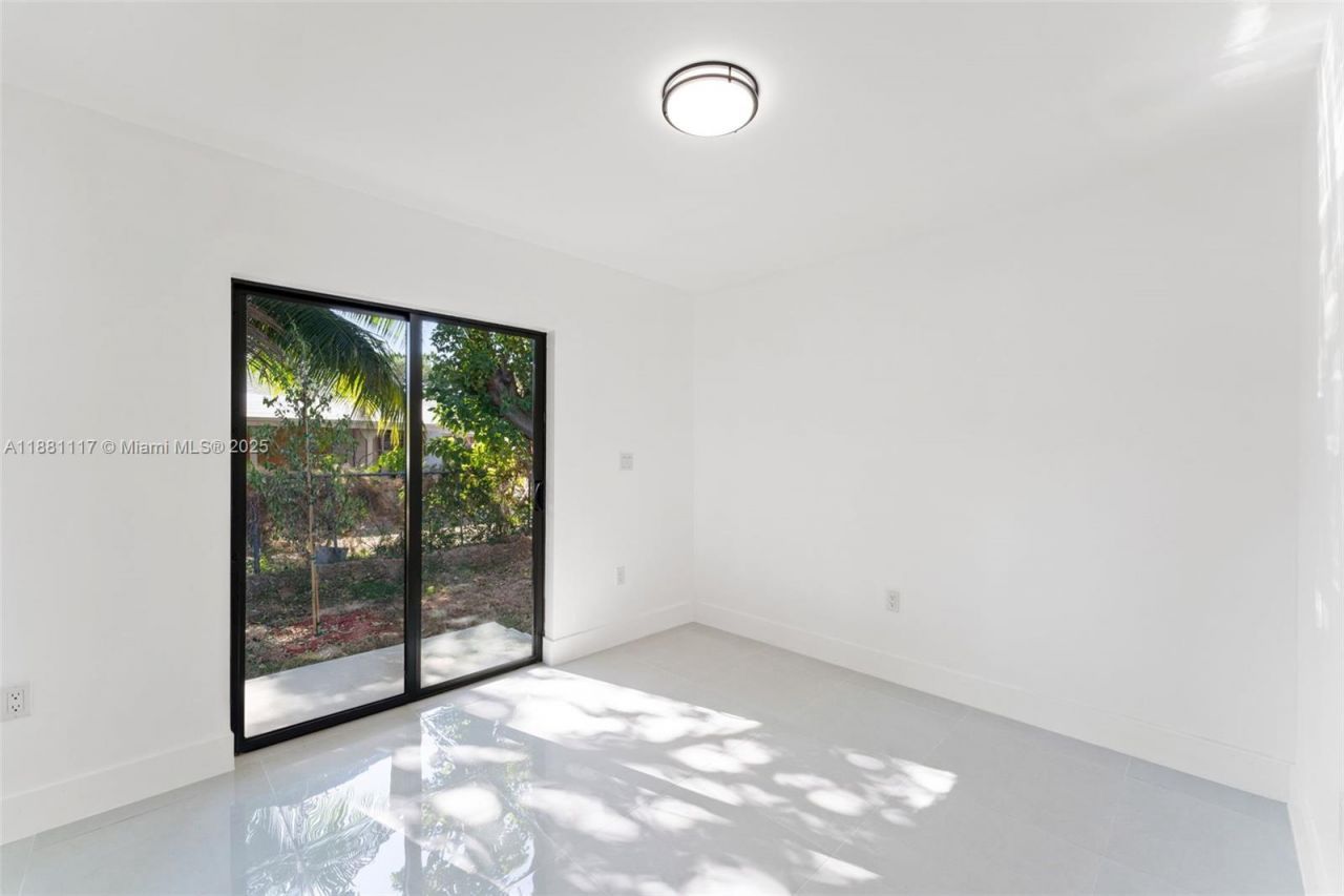 1556 NW 68th Ter, Miami, FL 33147 Photo