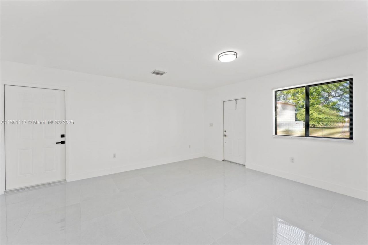 1556 NW 68th Ter, Miami, FL 33147 Photo