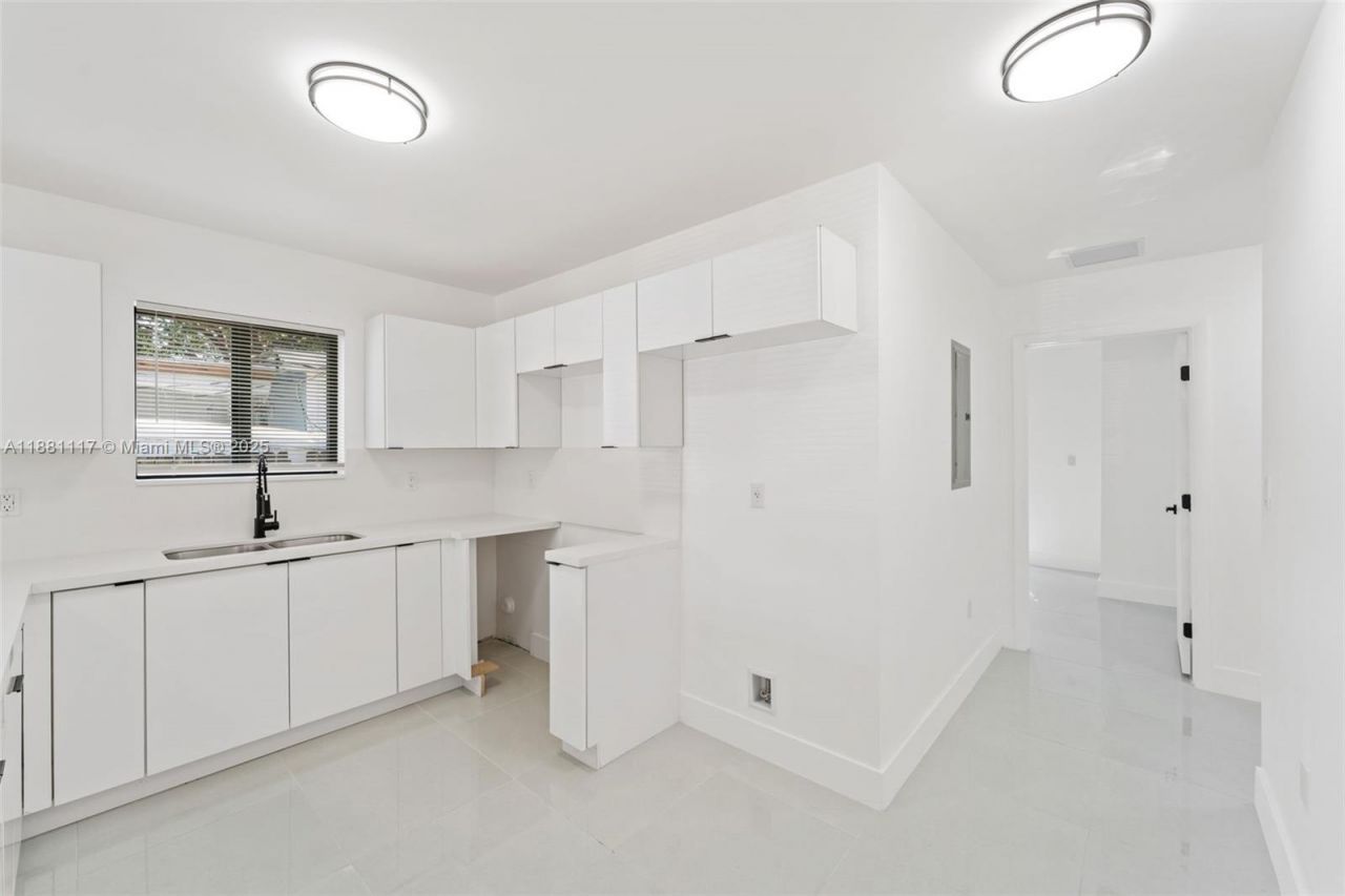 1556 NW 68th Ter, Miami, FL 33147 Photo