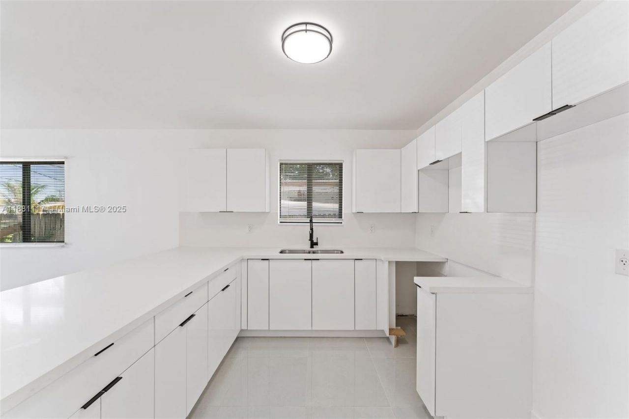 1556 NW 68th Ter, Miami, FL 33147 Photo