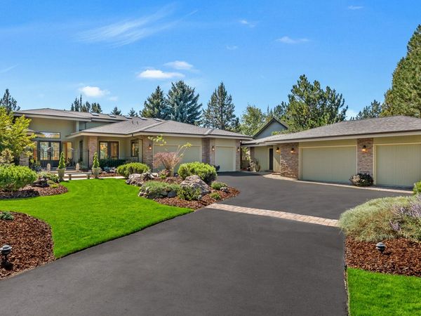 6822 Thunderbird Court, Redmond, OR 97756