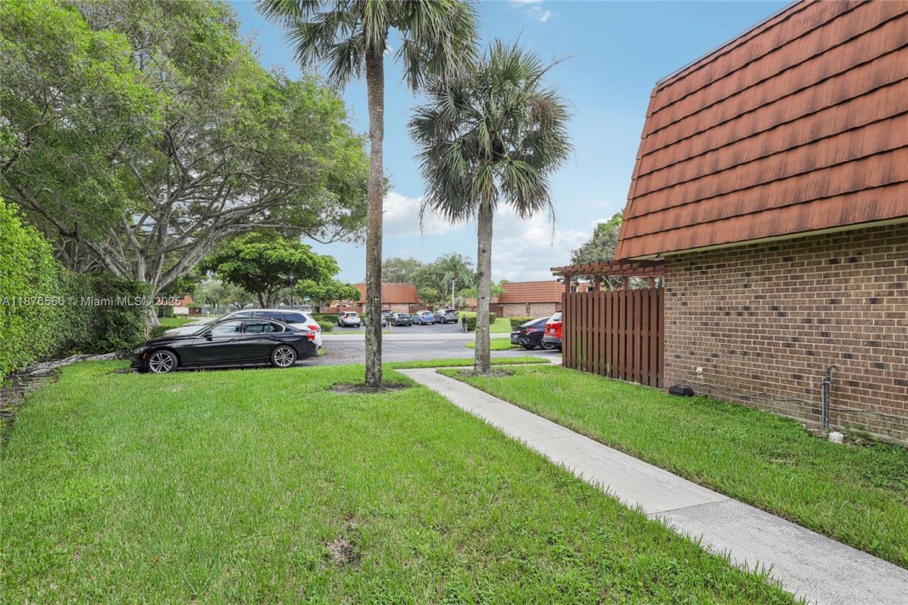 751 SW 120th Way, Davie, FL 33325 Photo