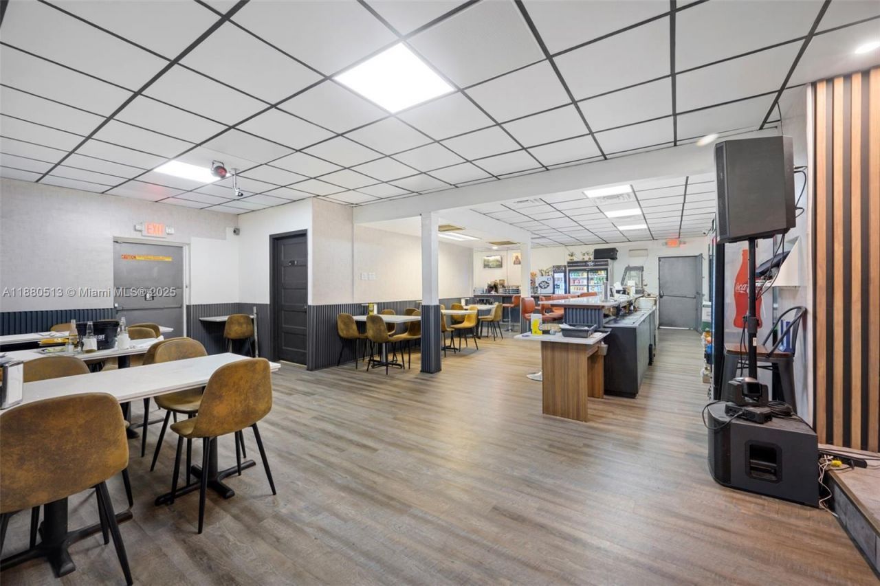 5405 NW 82nd Ave, Doral, FL 33166 Photo