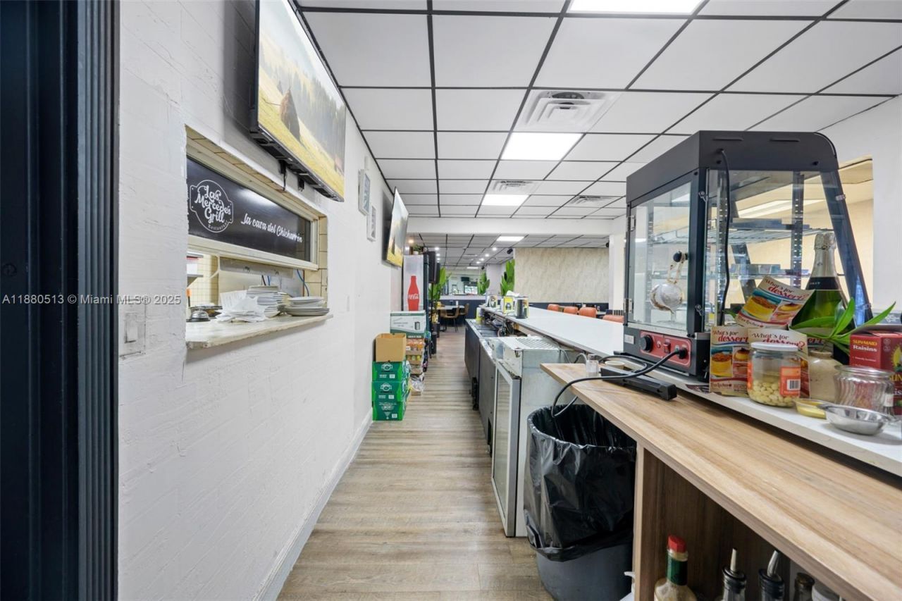 5405 NW 82nd Ave, Doral, FL 33166 Photo