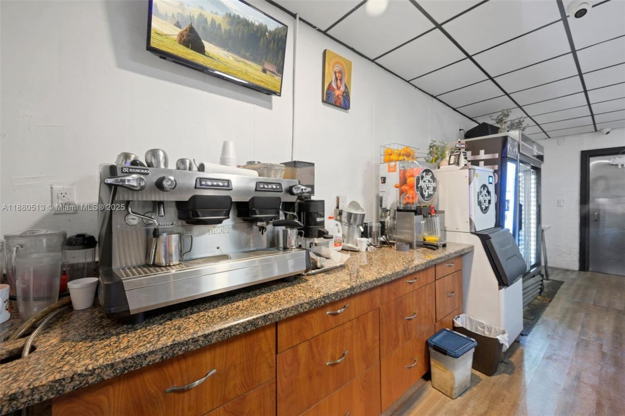 5405 NW 82nd Ave, Doral, FL 33166 Photo