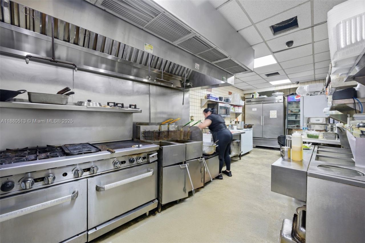 5405 NW 82nd Ave, Doral, FL 33166 Photo