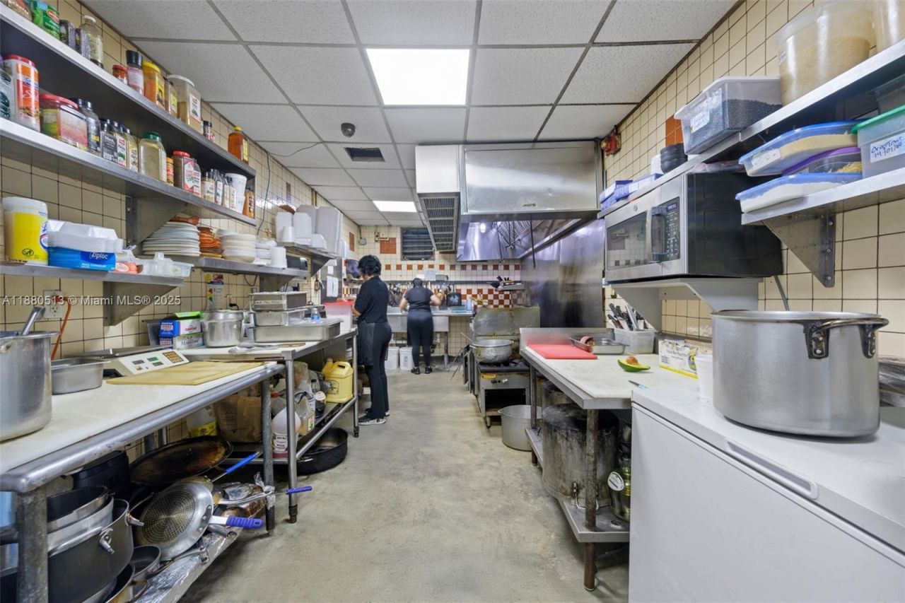 5405 NW 82nd Ave, Doral, FL 33166 Photo