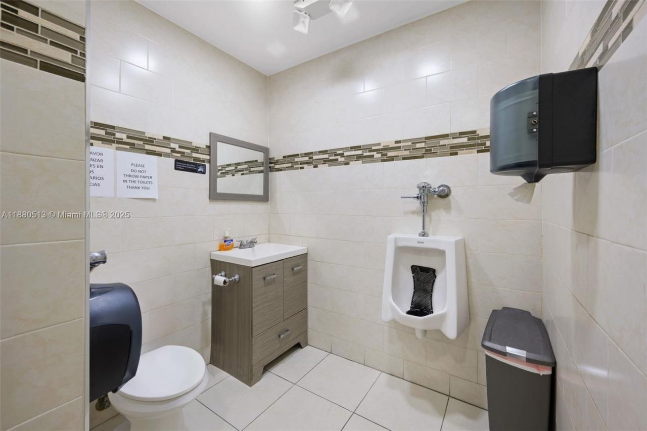 5405 NW 82nd Ave, Doral, FL 33166 Photo