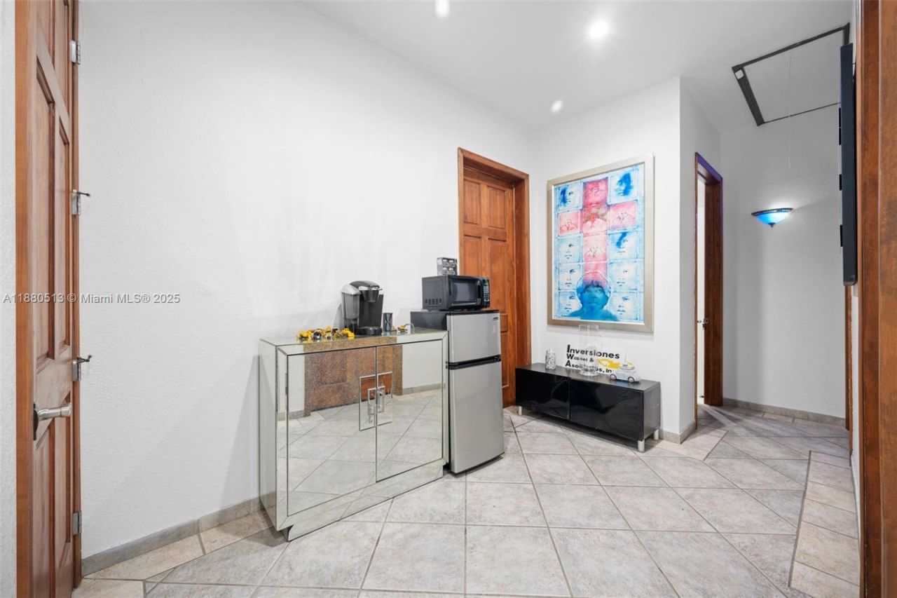 5405 NW 82nd Ave, Doral, FL 33166 Photo