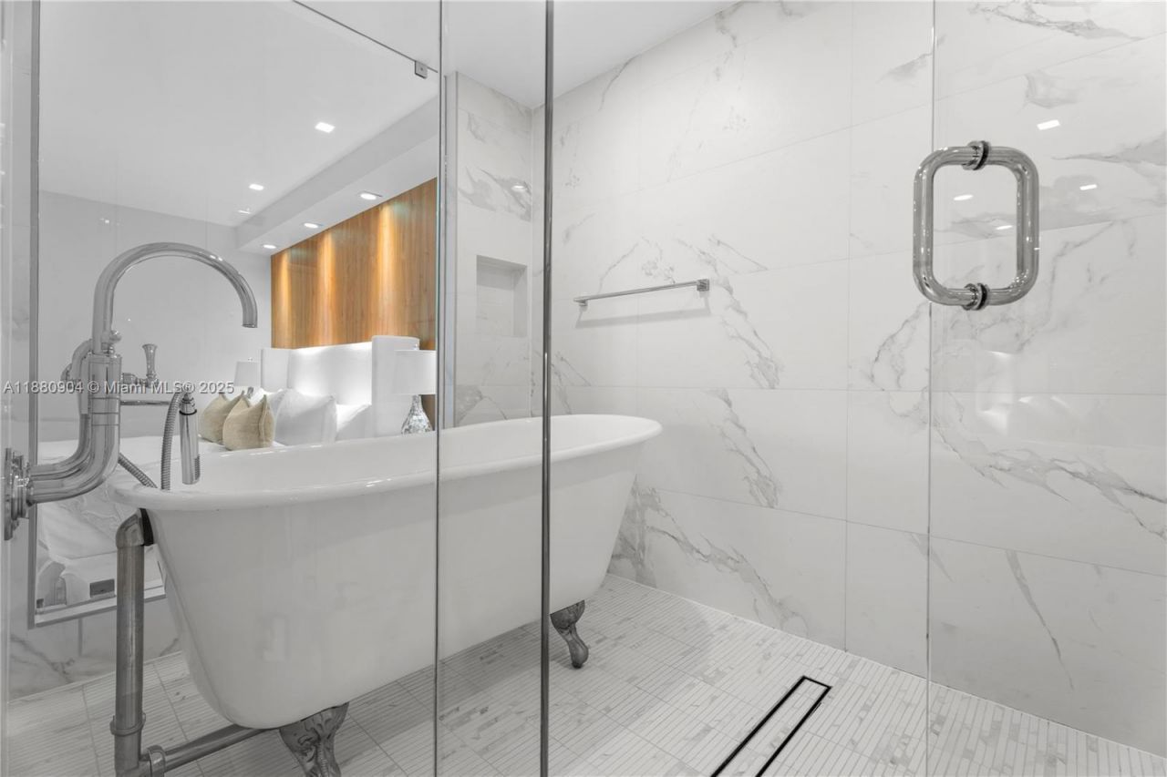 2301 Collins Ave, Unit 1523-24, Miami Beach, FL 33139 Photo