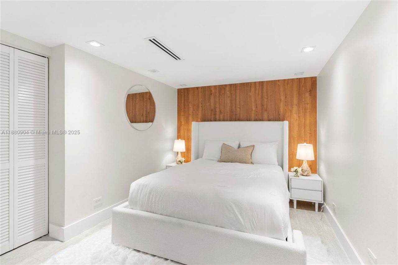 2301 Collins Ave, Unit 1523-24, Miami Beach, FL 33139 Photo