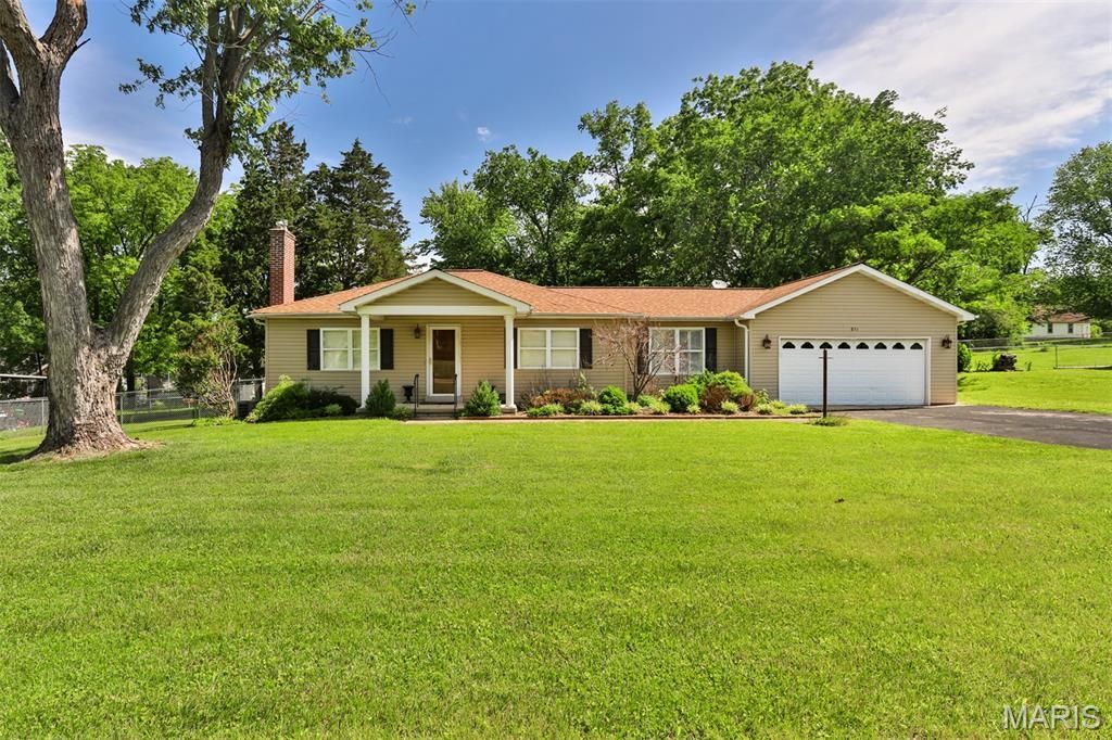 851 Poplar Drive, Unincorporated, MO 63125 Main Photo