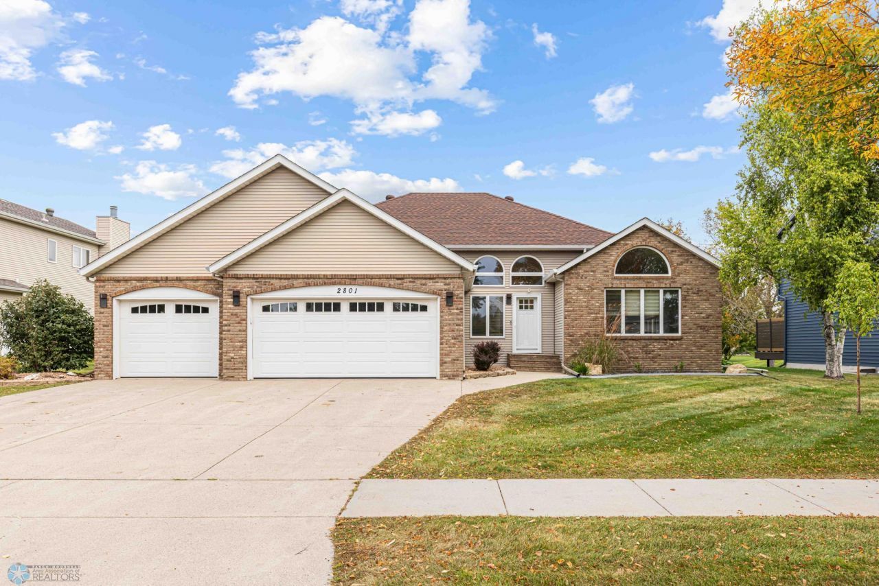 2801 26th Avenue S, Fargo, ND 58103 Main Photo