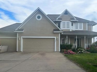 952 Maplewood Court, Grain Valley, MO 64029