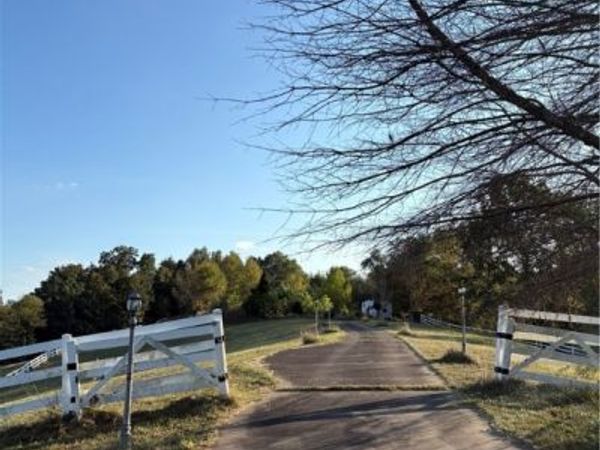 625 Otterbein Lane, Ripley, WV 25241