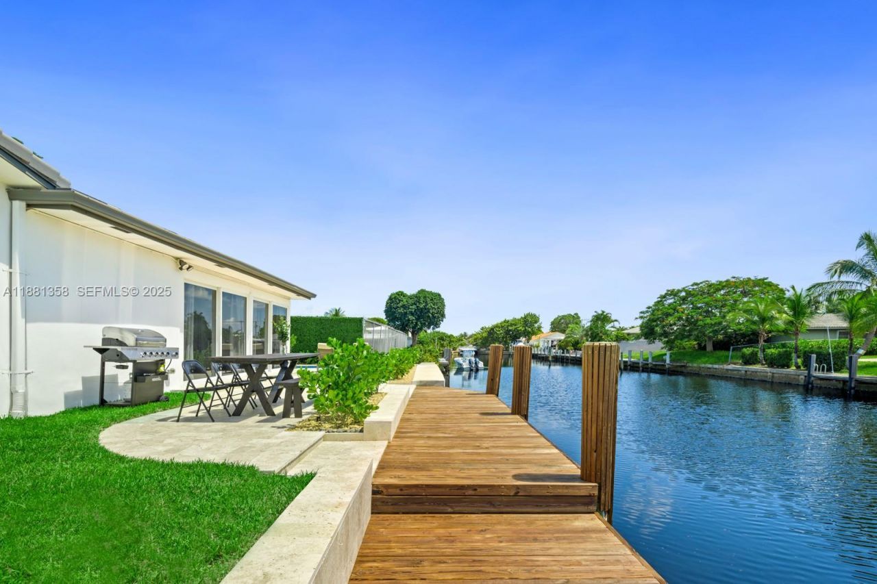 2830 NE 56th Ct, Fort Lauderdale, FL 33308 Photo