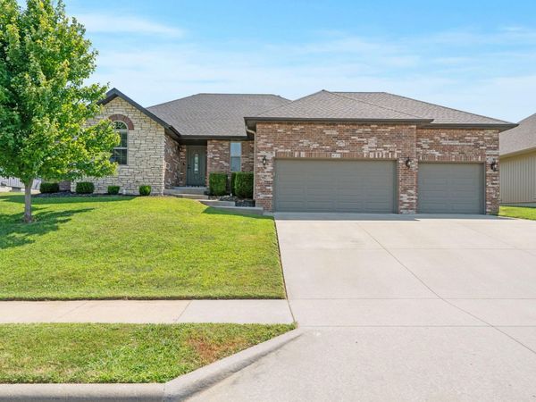 822 S Eastridge, Nixa, MO 65714