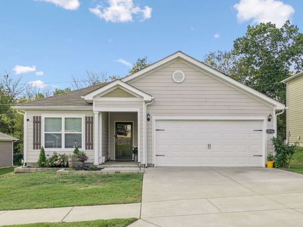 2936 Beeswax St, Columbia, TN 38401