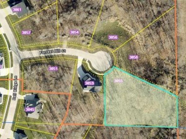 3055 Forrest Hill Court, Hiawatha, IA 52233